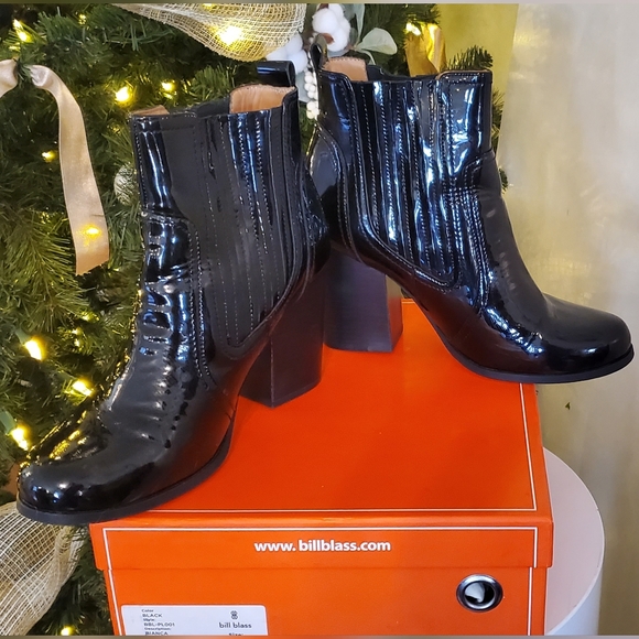Bill Blass high gloss Boots size 9 - Picture 3 of 6